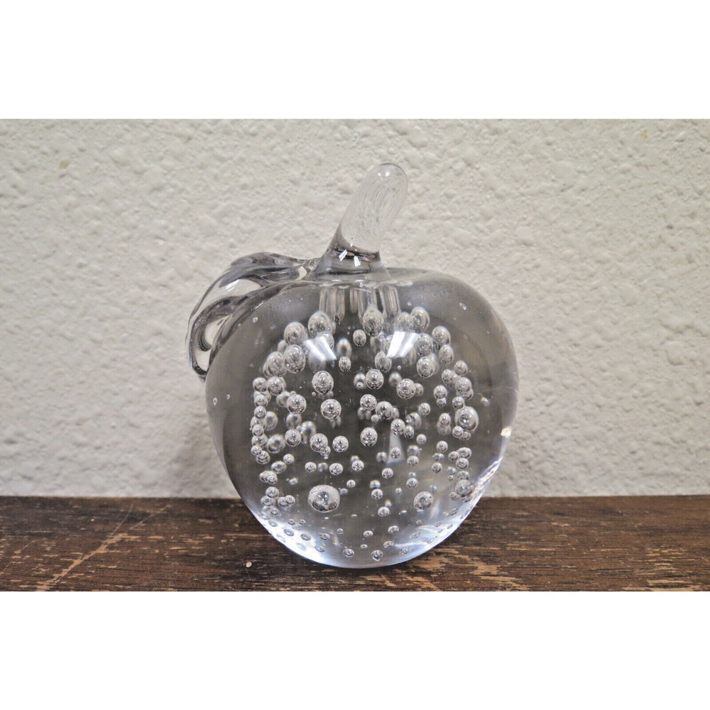 Vintage Crystal Apple Paperweight Controlled Bubbles Hand Made In Taiwan